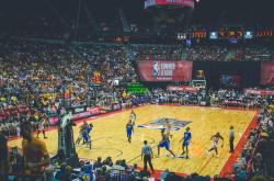 lol外围官网:NBA总决赛激战正酣 勇士队逆转取胜夺赛点