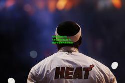 lol外围官网:NBA季后赛激战正酣 东西部豪强展开激烈角逐